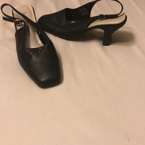 Black dress shoes